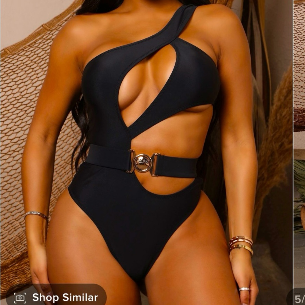One piece cutout swimsuit